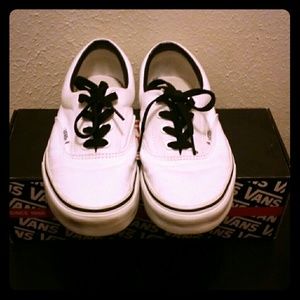 White/black vans