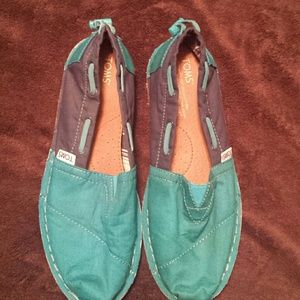 Toms shoes, size 7.5 excellent condition