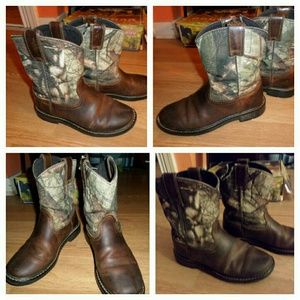 Boys Ariat boots