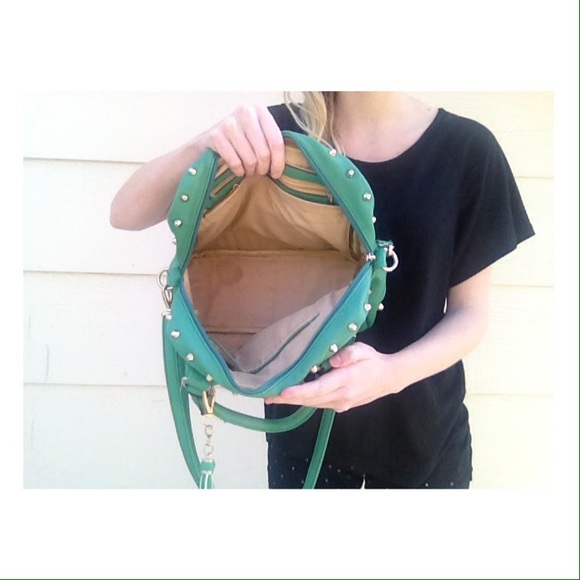 Green large cross body studded bag purse - Picture 4 of 4