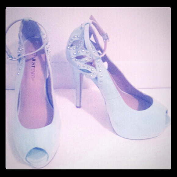 Turquoise High Heels with golden detail