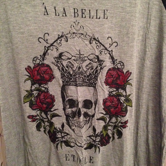 Torrid sz 3 NWT SKULL SHIRT