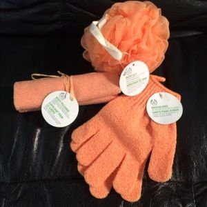 💥SOLD💥BNWT the Body Shop Bath Accessories Set