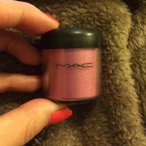 MAC pigment eyeshadow