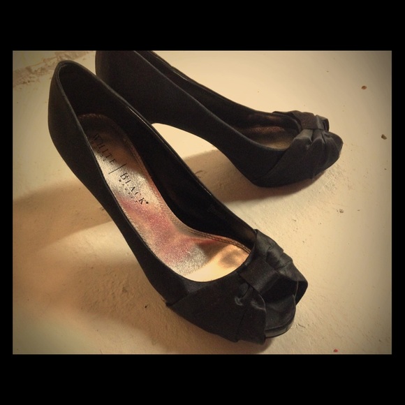 White House Black Market black bow high heels