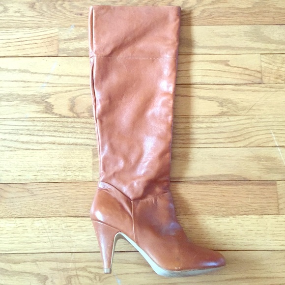 *SOLD* Steve Madden Natural Leather Boots