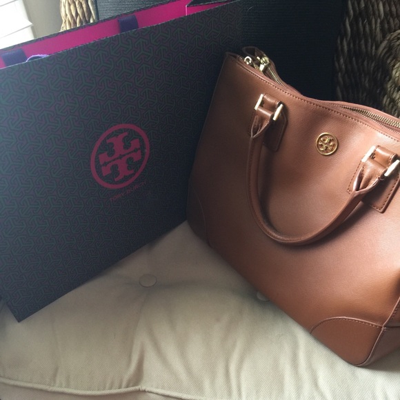 Tory Burch Robinson double zip!