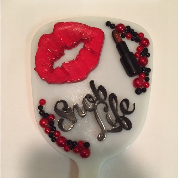 Hand held mirrors 🔴"CUTE" one SOLD🔴 - Picture 2 of 4