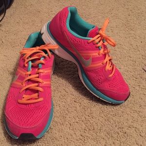 Nike Zoom Tennis Shoes