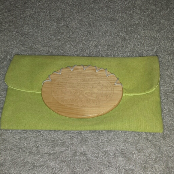 Host Pick Lu Lu green  clutch