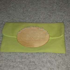 Host Pick Lu Lu green  clutch
