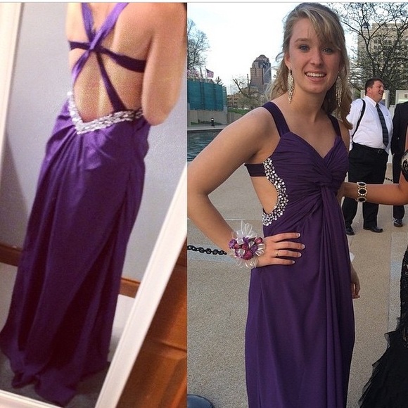 Prom dress - Picture 1 of 3