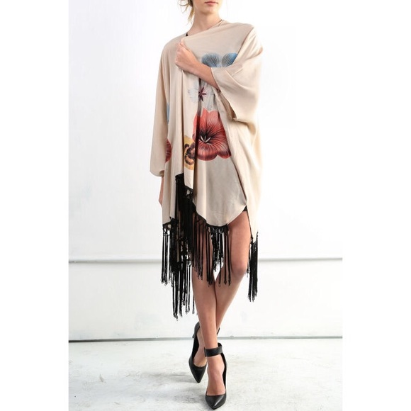 NWT Exotic Asian Inspired Fringed Kimono🎎