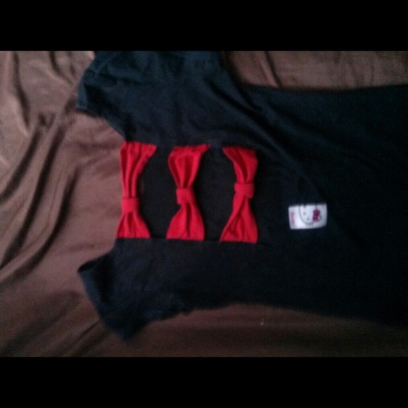 Hello kitty tee - Picture 2 of 2