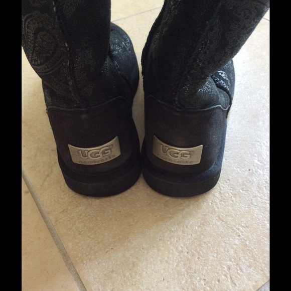 SOLD 📌📌📌Authentic Ugg Paisley Print Tall Boots - Picture 2 of 4