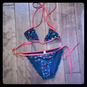 Star string bikini ??