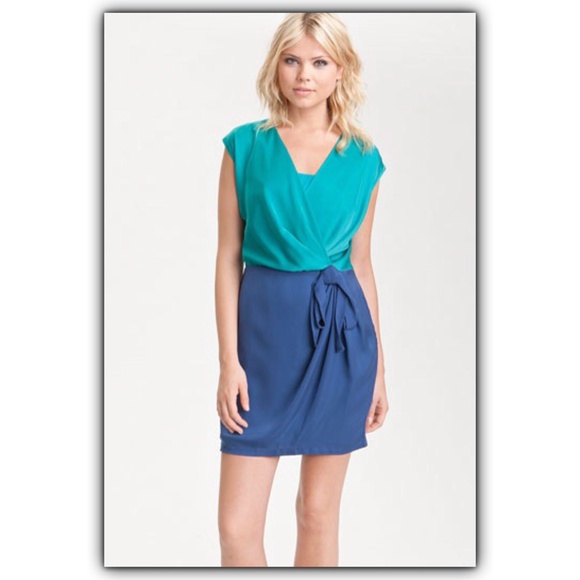 Urban Outfitters Dresses & Skirts - 🎉HP🎉Urban Outfitters Heed colorblock dress small