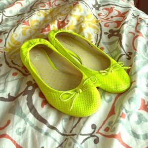 Neon yellow Aldo ballet flats