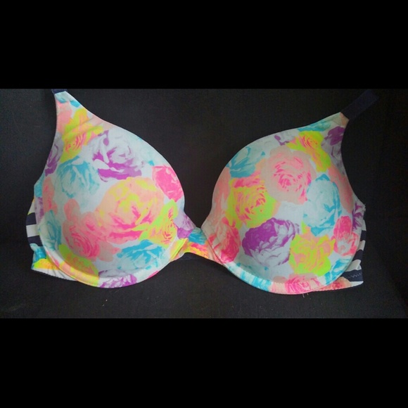 PINK Wear Everywhere Push-Up Bra Size 34D
