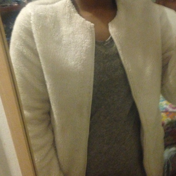 White fur coat - Picture 3 of 3