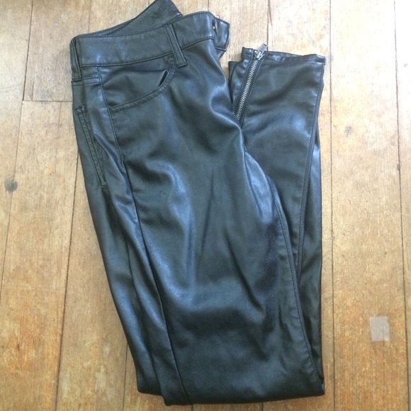 Black leather zip pants American eagle size 4