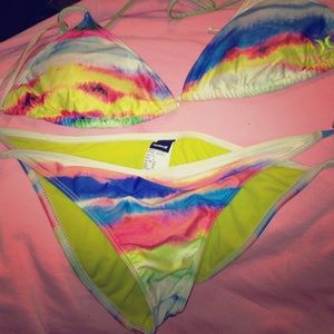 Hurley Beautiful and sexy two-piece string bikini