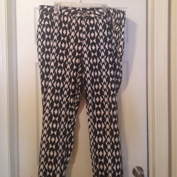 Black and white pants .