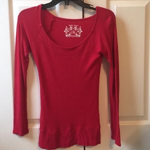 Wide neck long sleeve shirt