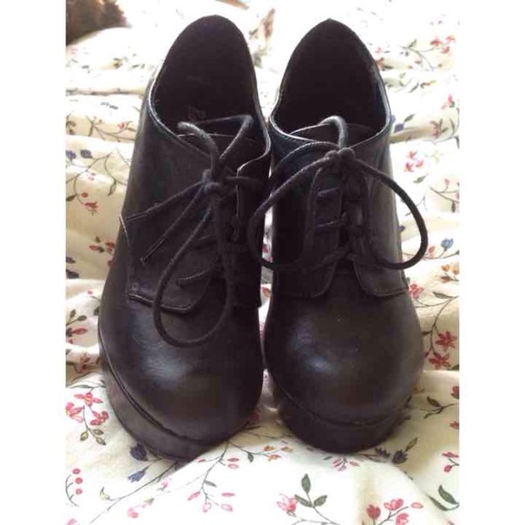 closed booties - Picture 2 of 4