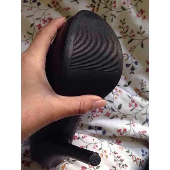 closed booties - Picture 3 of 4