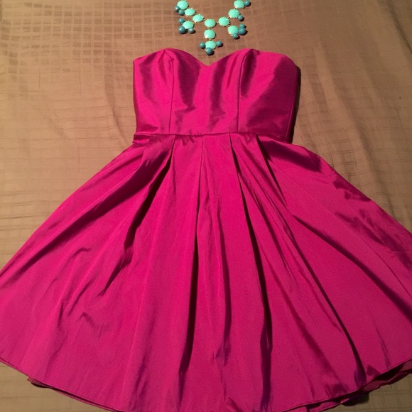 ADORABLE!! Jim Hjelm silky taffeta dress. Sz 6/8