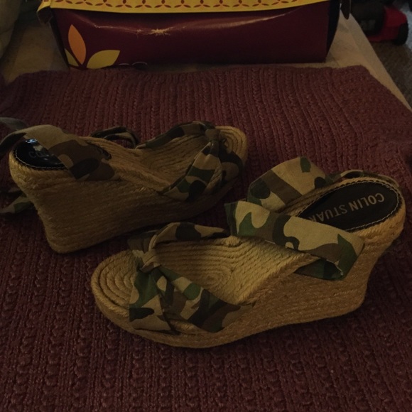 ♦️SOLD♦️ 3" Wedge Shoe/Camo Straps wrap up ankle - Picture 4 of 4