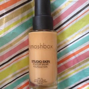 Smashbox studio skin foundation 2.2