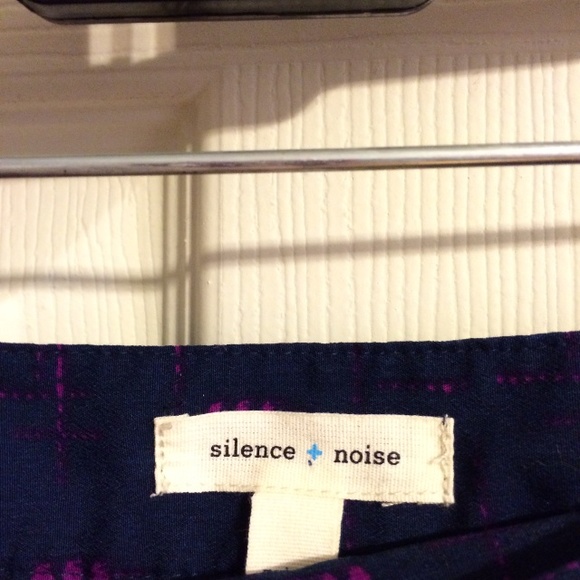 🚫SOLD🚫🎉HP🎉 Silence + Noise pencil skirt 10 - Picture 3 of 3