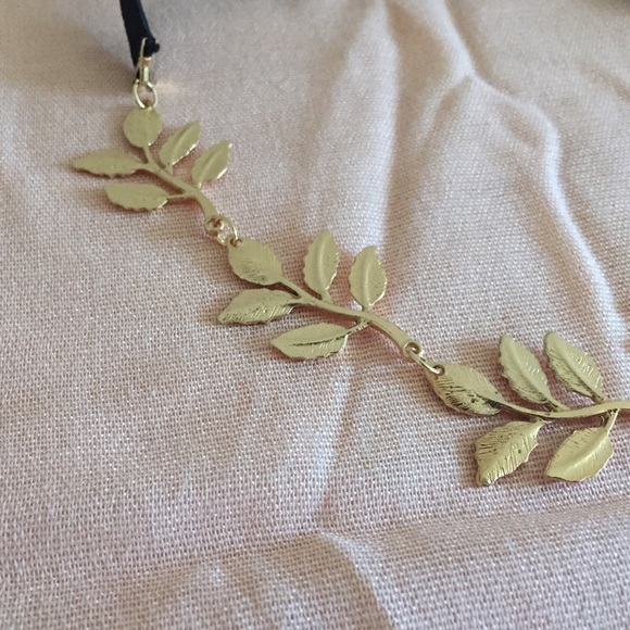 NWOT Gold Vintage Leaf Headband