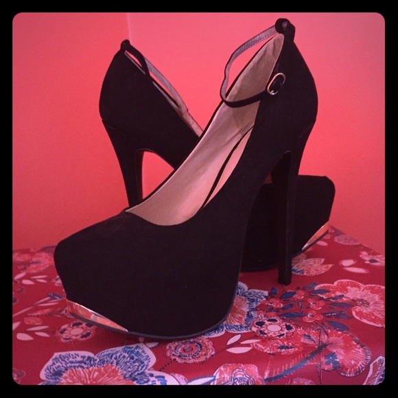 Just Fab Black Platform Heels