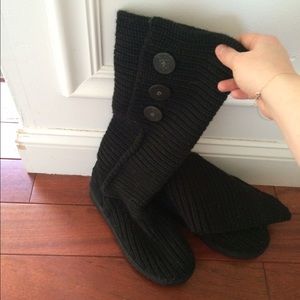 black knit UGGs