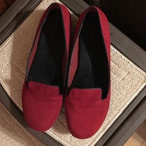 Sonoma red smoking flats