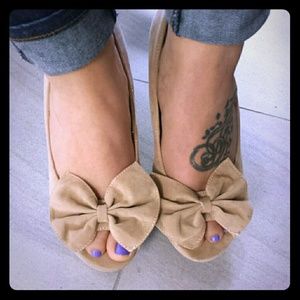 Nude wedges