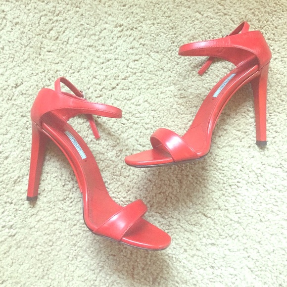 PRADA Milano Red Stilettos - Picture 2 of 4