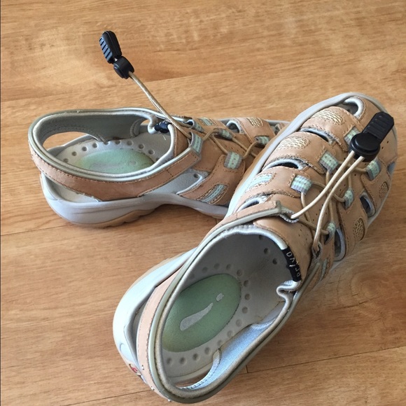 Privo by Clarks