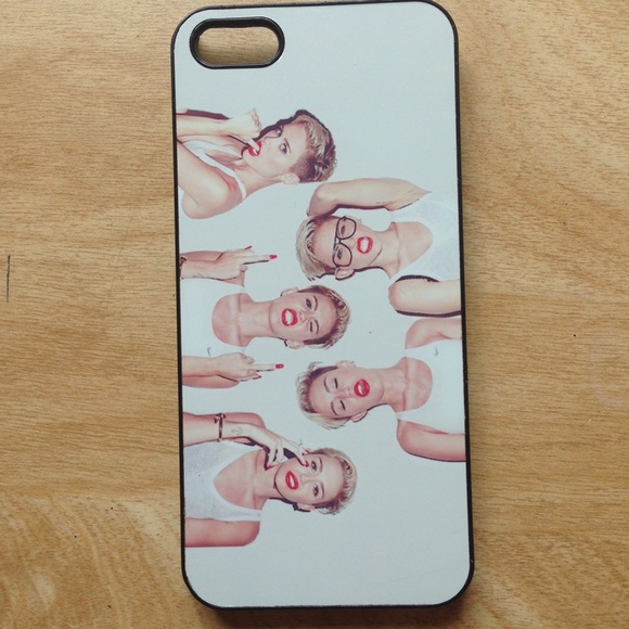 ⛔️⛔️️SOLD ON Ⓜ️ercari⛔️⛔️MILEY CYRUS PHONE CASE