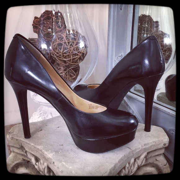 Gianni Bini Leather Platform Pumps