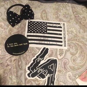 Bandy stickers and hair bow