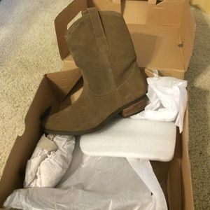 American eagle suede cowboy boots