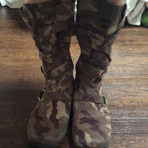 Camo boots