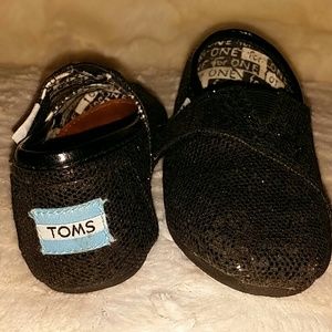 Toddler size 5 Black glitter TOMS