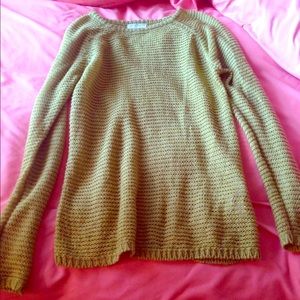 Long sleeved sweater