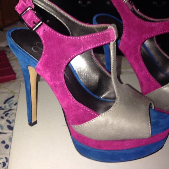 Jessica Simpson Cranberry platform size 6M