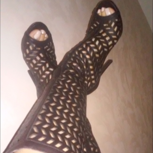 KNEE HIGH BLACK BOOTS😍🙌